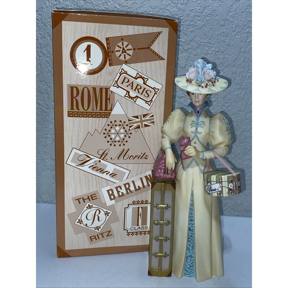 VTG Avon 2002 Presidents Club Mrs. Albee Award Collectible Figurine With Box 10”